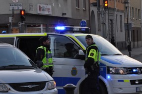 Två gripna efter stölder på Åhlens